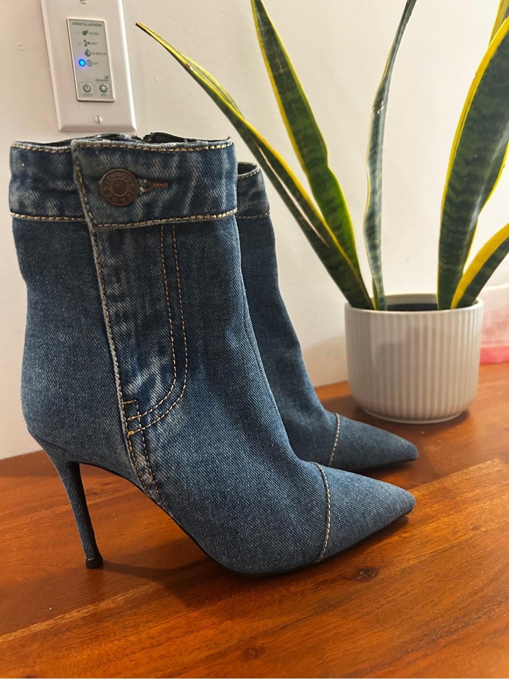 Denim Pointed-Toe Stiletto Ankle Boots - Jeans Blue B2 (Browns)